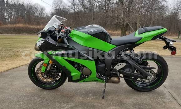 Tenga Tsaru Kawasaki Ninja ZX-10R Girinhi Bike in Harare in Harare Tenga Tsaru Kawasaki Ninja ZX-10R Girinhi Bike in Harare in Harare