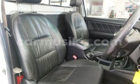 Buy Used Toyota Hilux White Car in Beitbridge in Matabeleland South Buy Used Toyota Hilux White Car in Beitbridge in Matabeleland South