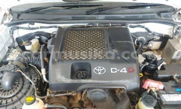 Buy Used Toyota Hilux White Car in Beitbridge in Matabeleland South Buy Used Toyota Hilux White Car in Beitbridge in Matabeleland South