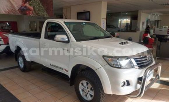 Buy Used Toyota Hilux White Car in Beitbridge in Matabeleland South Buy Used Toyota Hilux White Car in Beitbridge in Matabeleland South