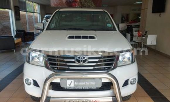 Buy Used Toyota Hilux White Car in Beitbridge in Matabeleland South Buy Used Toyota Hilux White Car in Beitbridge in Matabeleland South