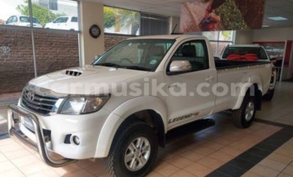Buy Used Toyota Hilux White Car in Beitbridge in Matabeleland South Buy Used Toyota Hilux White Car in Beitbridge in Matabeleland South