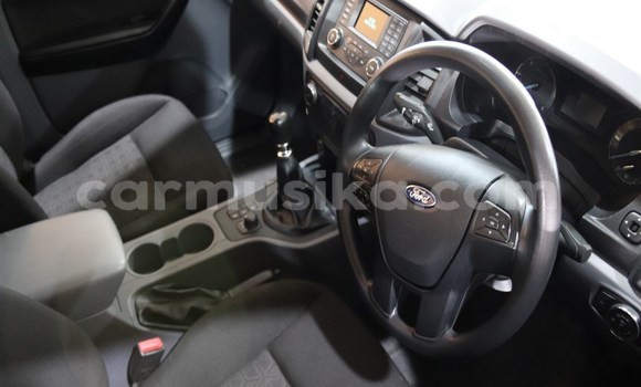Nunua Ilio tumika Ford Ranger Nyeupe Gari ndani ya Beitbridge nchini Matabeleland Kusini Nunua Ilio tumika Ford Ranger Nyeupe Gari ndani ya Beitbridge nchini Matabeleland Kusini