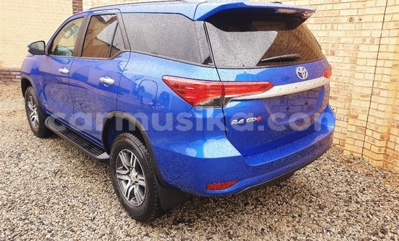 Nunua Ilio tumika Toyota Fortuner Bluu Gari ndani ya Beitbridge nchini Matabeleland Kusini Nunua Ilio tumika Toyota Fortuner Bluu Gari ndani ya Beitbridge nchini Matabeleland Kusini
