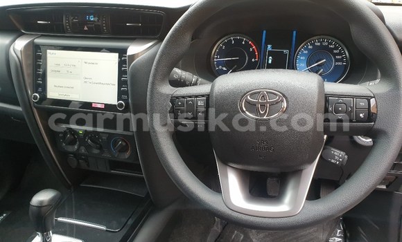 Nunua Ilio tumika Toyota Fortuner Bluu Gari ndani ya Beitbridge nchini Matabeleland Kusini Nunua Ilio tumika Toyota Fortuner Bluu Gari ndani ya Beitbridge nchini Matabeleland Kusini