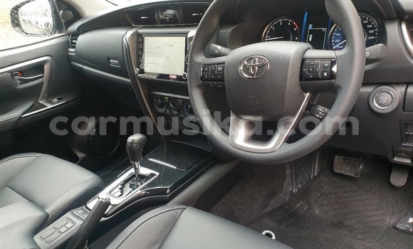 Nunua Ilio tumika Toyota Fortuner Bluu Gari ndani ya Beitbridge nchini Matabeleland Kusini Nunua Ilio tumika Toyota Fortuner Bluu Gari ndani ya Beitbridge nchini Matabeleland Kusini