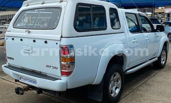Acheter Occasion Voiture Mazda BT-50 Blanc à Beitbridge, Matabeleland South Acheter Occasion Voiture Mazda BT-50 Blanc à Beitbridge, Matabeleland South