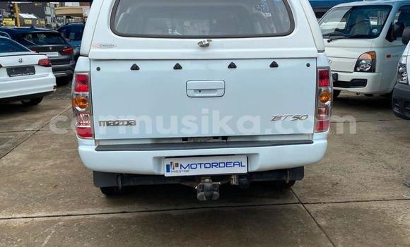 Acheter Occasion Voiture Mazda BT-50 Blanc à Beitbridge, Matabeleland South Acheter Occasion Voiture Mazda BT-50 Blanc à Beitbridge, Matabeleland South