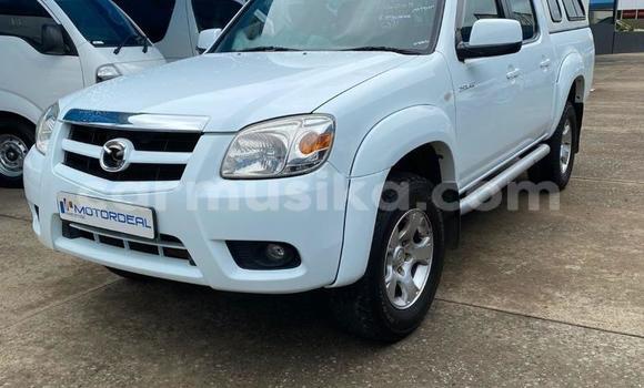 Acheter Occasion Voiture Mazda BT-50 Blanc à Beitbridge, Matabeleland South Acheter Occasion Voiture Mazda BT-50 Blanc à Beitbridge, Matabeleland South