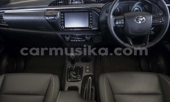 Buy Used Toyota Hilux White Car in Beitbridge in Matabeleland South Buy Used Toyota Hilux White Car in Beitbridge in Matabeleland South