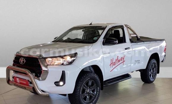 Buy Used Toyota Hilux White Car in Beitbridge in Matabeleland South Buy Used Toyota Hilux White Car in Beitbridge in Matabeleland South