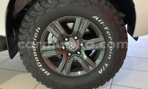 Buy Used Toyota Hilux White Car in Beitbridge in Matabeleland South Buy Used Toyota Hilux White Car in Beitbridge in Matabeleland South