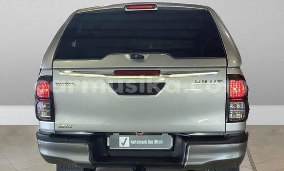 Tenga Tsaru Toyota Hilux Zvimwe Mota in Beitbridge in Matabeleland South Tenga Tsaru Toyota Hilux Zvimwe Mota in Beitbridge in Matabeleland South