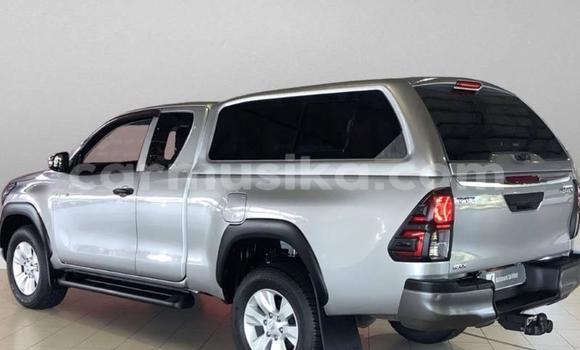 Tenga Tsaru Toyota Hilux Zvimwe Mota in Beitbridge in Matabeleland South Tenga Tsaru Toyota Hilux Zvimwe Mota in Beitbridge in Matabeleland South