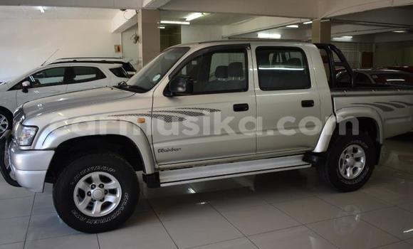 Tenga Tsaru Toyota Hilux Sirivha Mota in Beitbridge in Matabeleland South Tenga Tsaru Toyota Hilux Sirivha Mota in Beitbridge in Matabeleland South