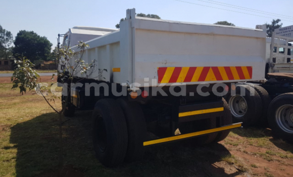 Buy Used Nissan UD White Truck in Beitbridge in Matabeleland South Buy Used Nissan UD White Truck in Beitbridge in Matabeleland South