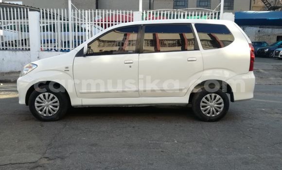 Acheter Occasion Voiture Toyota Avanza Blanc à Beitbridge, Matabeleland South Acheter Occasion Voiture Toyota Avanza Blanc à Beitbridge, Matabeleland South