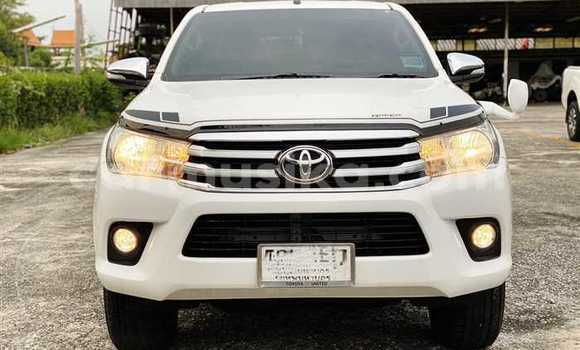 Nunua Ilio tumika Toyota Hilux Nyeupe Gari ndani ya Beitbridge nchini Matabeleland Kusini