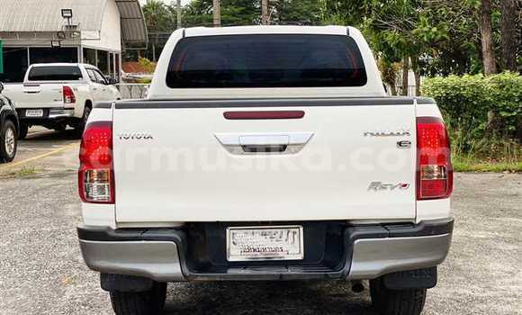 Nunua Ilio tumika Toyota Hilux Nyeupe Gari ndani ya Beitbridge nchini Matabeleland Kusini Nunua Ilio tumika Toyota Hilux Nyeupe Gari ndani ya Beitbridge nchini Matabeleland Kusini