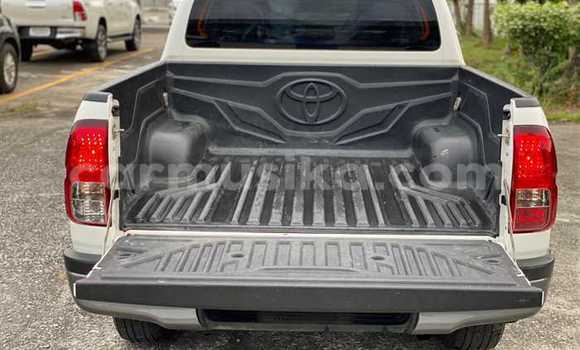 Nunua Ilio tumika Toyota Hilux Nyeupe Gari ndani ya Beitbridge nchini Matabeleland Kusini Nunua Ilio tumika Toyota Hilux Nyeupe Gari ndani ya Beitbridge nchini Matabeleland Kusini