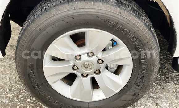 Nunua Ilio tumika Toyota Hilux Nyeupe Gari ndani ya Beitbridge nchini Matabeleland Kusini Nunua Ilio tumika Toyota Hilux Nyeupe Gari ndani ya Beitbridge nchini Matabeleland Kusini