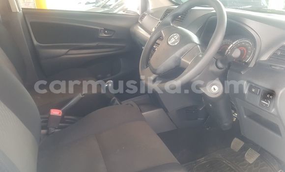 Acheter Occasion Voiture Toyota Avanza Blanc à Beitbridge, Matabeleland South Acheter Occasion Voiture Toyota Avanza Blanc à Beitbridge, Matabeleland South