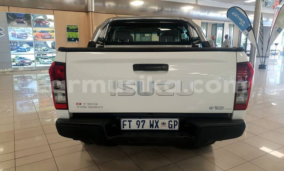 Acheter Occasion Voiture Isuzu KB Blanc à Harare, Harare Acheter Occasion Voiture Isuzu KB Blanc à Harare, Harare