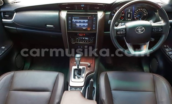 Acheter Occasion Voiture Toyota Fortuner Blanc à Beitbridge, Matabeleland South Acheter Occasion Voiture Toyota Fortuner Blanc à Beitbridge, Matabeleland South