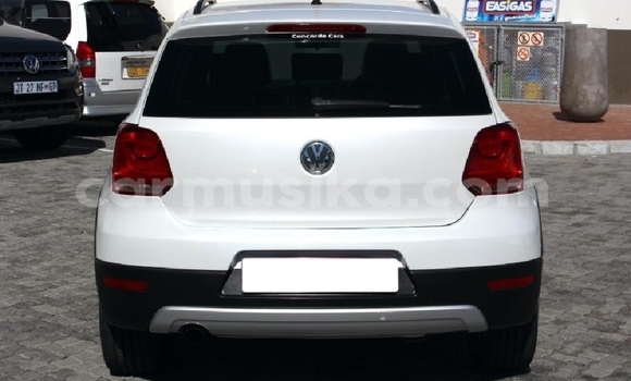 Acheter Occasion Voiture Volkswagen Polo Blanc à Beitbridge, Matabeleland South Acheter Occasion Voiture Volkswagen Polo Blanc à Beitbridge, Matabeleland South