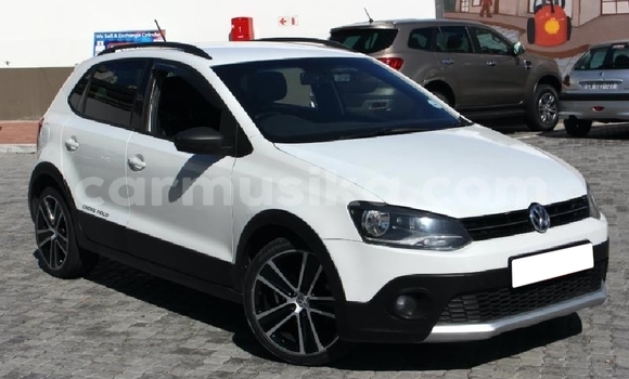 Acheter Occasion Voiture Volkswagen Polo Blanc à Beitbridge, Matabeleland South Acheter Occasion Voiture Volkswagen Polo Blanc à Beitbridge, Matabeleland South