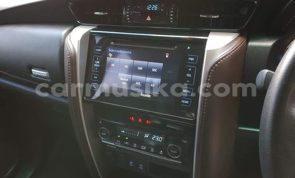 Acheter Occasion Voiture Toyota Fortuner Blanc à Beitbridge, Matabeleland South Acheter Occasion Voiture Toyota Fortuner Blanc à Beitbridge, Matabeleland South