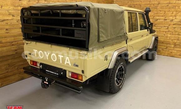 Nunua Ilio tumika Toyota Land Cruiser Beige Gari ndani ya Beitbridge nchini Matabeleland Kusini Nunua Ilio tumika Toyota Land Cruiser Beige Gari ndani ya Beitbridge nchini Matabeleland Kusini
