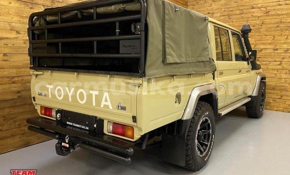 Nunua Ilio tumika Toyota Land Cruiser Beige Gari ndani ya Beitbridge nchini Matabeleland Kusini Nunua Ilio tumika Toyota Land Cruiser Beige Gari ndani ya Beitbridge nchini Matabeleland Kusini