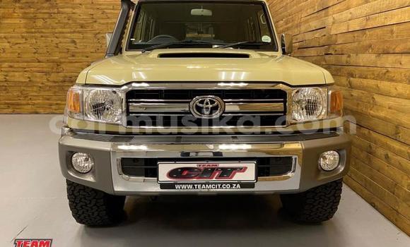 Nunua Ilio tumika Toyota Land Cruiser Beige Gari ndani ya Beitbridge nchini Matabeleland Kusini Nunua Ilio tumika Toyota Land Cruiser Beige Gari ndani ya Beitbridge nchini Matabeleland Kusini