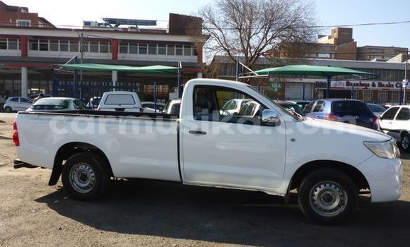 Buy Used Toyota Hilux White Car in Beitbridge in Matabeleland South Buy Used Toyota Hilux White Car in Beitbridge in Matabeleland South
