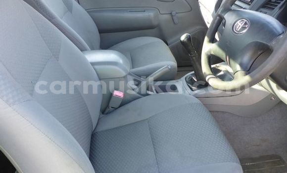 Buy Used Toyota Hilux White Car in Beitbridge in Matabeleland South Buy Used Toyota Hilux White Car in Beitbridge in Matabeleland South