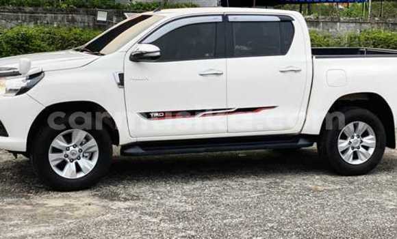 Buy Used Toyota Hilux White Car in Beitbridge in Matabeleland South Buy Used Toyota Hilux White Car in Beitbridge in Matabeleland South