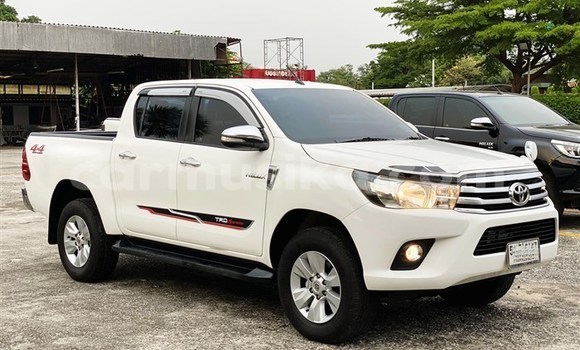 Buy Used Toyota Hilux White Car in Beitbridge in Matabeleland South Buy Used Toyota Hilux White Car in Beitbridge in Matabeleland South