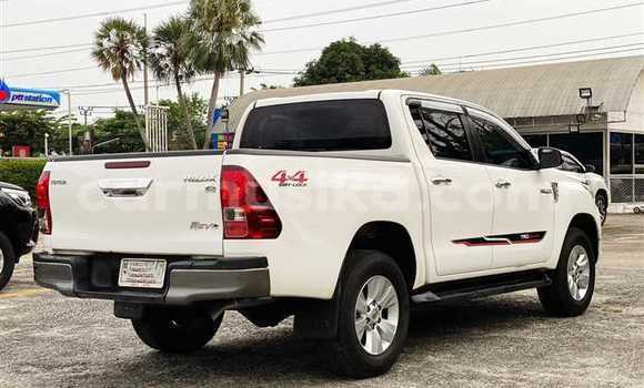 Buy Used Toyota Hilux White Car in Beitbridge in Matabeleland South Buy Used Toyota Hilux White Car in Beitbridge in Matabeleland South