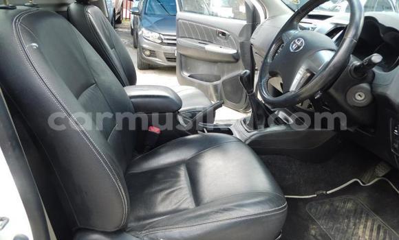 Acheter Occasion Voiture Toyota Hilux Blanc à Beitbridge, Matabeleland South Acheter Occasion Voiture Toyota Hilux Blanc à Beitbridge, Matabeleland South