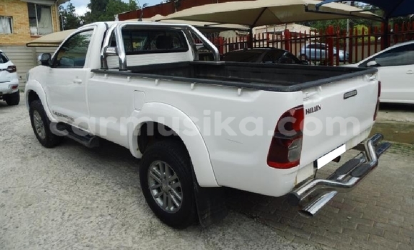 Acheter Occasion Voiture Toyota Hilux Blanc à Beitbridge, Matabeleland South Acheter Occasion Voiture Toyota Hilux Blanc à Beitbridge, Matabeleland South