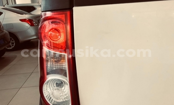 Buy Used Nissan NV200 White Car in Beitbridge in Matabeleland South Buy Used Nissan NV200 White Car in Beitbridge in Matabeleland South