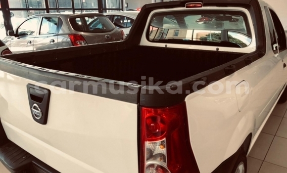 Buy Used Nissan NV200 White Car in Beitbridge in Matabeleland South Buy Used Nissan NV200 White Car in Beitbridge in Matabeleland South