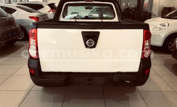 Buy Used Nissan NV200 White Car in Beitbridge in Matabeleland South Buy Used Nissan NV200 White Car in Beitbridge in Matabeleland South