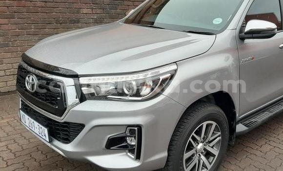 Buy Used Toyota Hilux Silver Car in Beitbridge in Matabeleland South