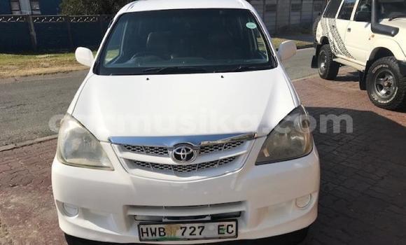 Acheter Occasion Voiture Toyota Runx Blanc à Marondera, Mashonaland East