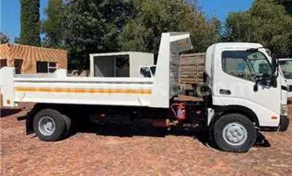 Acheter Occasion Utilitaire Toyota Dyna Blanc à Beitbridge, Matabeleland South Acheter Occasion Utilitaire Toyota Dyna Blanc à Beitbridge, Matabeleland South