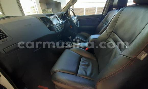 Acheter Occasion Voiture Toyota Fortuner Blanc à Beitbridge, Matabeleland South Acheter Occasion Voiture Toyota Fortuner Blanc à Beitbridge, Matabeleland South