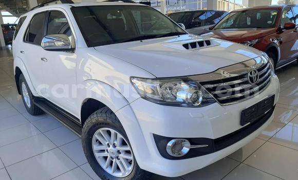 Acheter Occasion Voiture Toyota Fortuner Blanc à Beitbridge, Matabeleland South Acheter Occasion Voiture Toyota Fortuner Blanc à Beitbridge, Matabeleland South