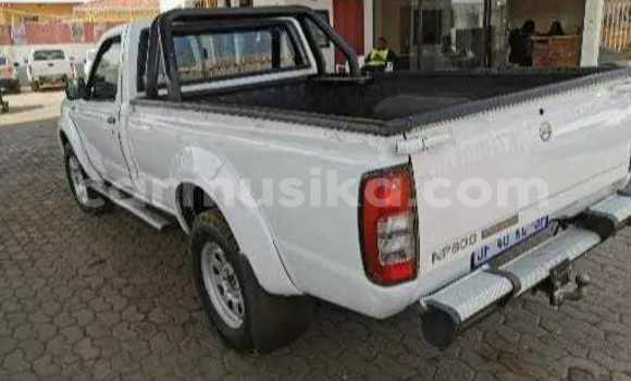 Buy Used Nissan NP 300 White Car in Beitbridge in Matabeleland South Buy Used Nissan NP 300 White Car in Beitbridge in Matabeleland South